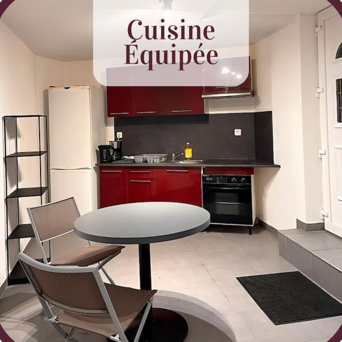 Appartement 2 Pieces Rdc En Duplex Vue Cour Parking Gratuit A 20Metres Roanne Dış mekan fotoğraf